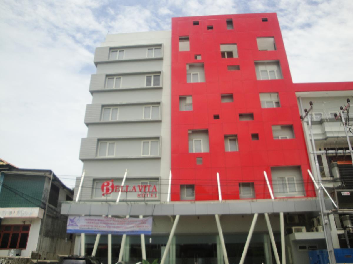 Bella Vita Hotel クパン エクステリア 写真