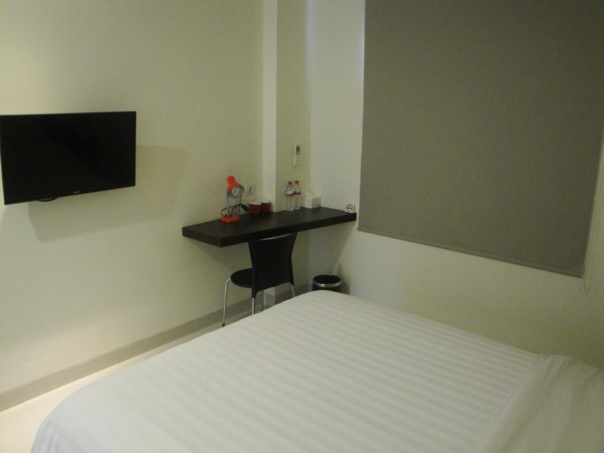 Bella Vita Hotel クパン エクステリア 写真